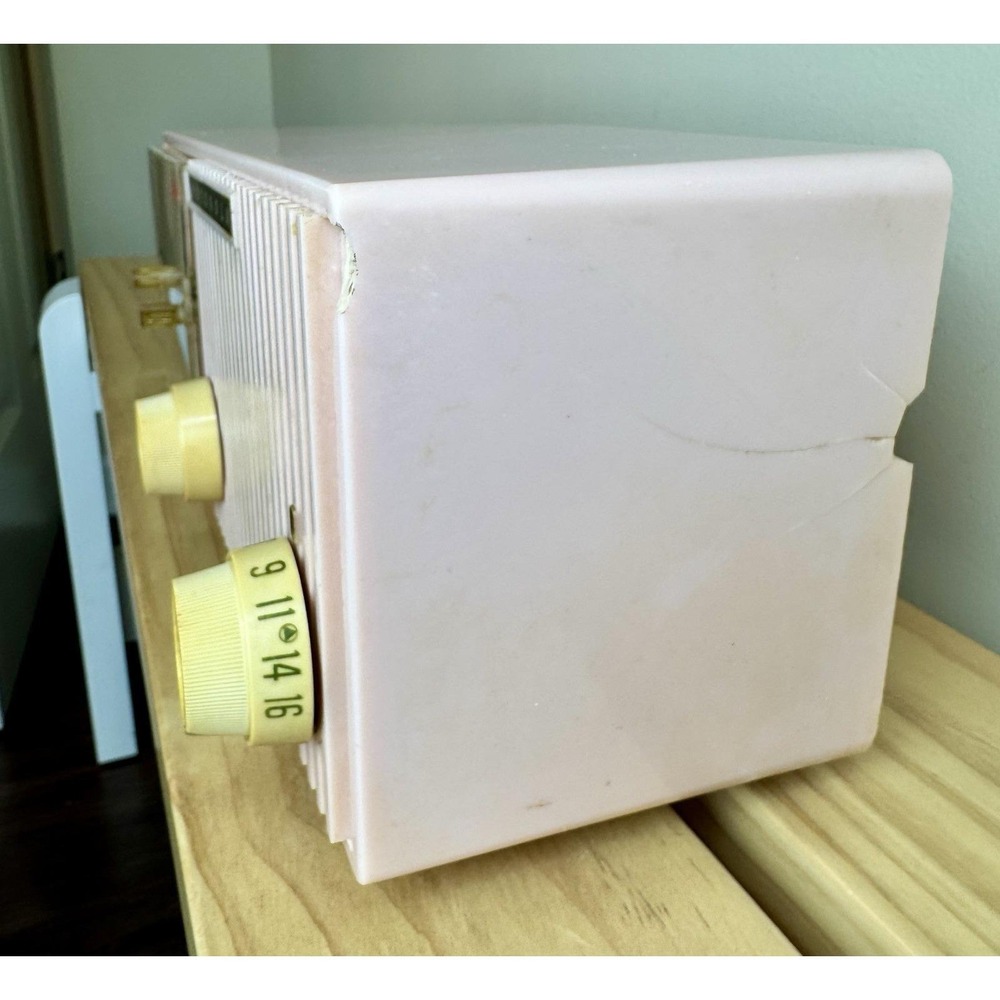 VTG Pricilla Pink Motorola 57CF Alarm Clock AM Radio 1950s Sputnik Retro Works - Picture 3 of 13